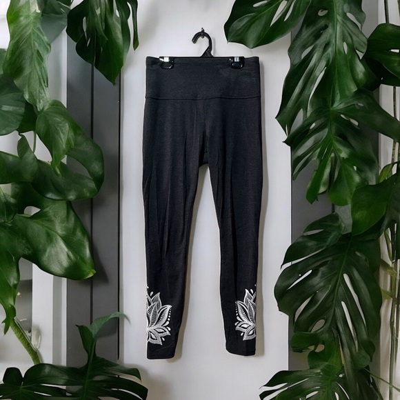 Grey Leggings w/White Lotus Flower Graphic at Ankle - Picture 13 of 13